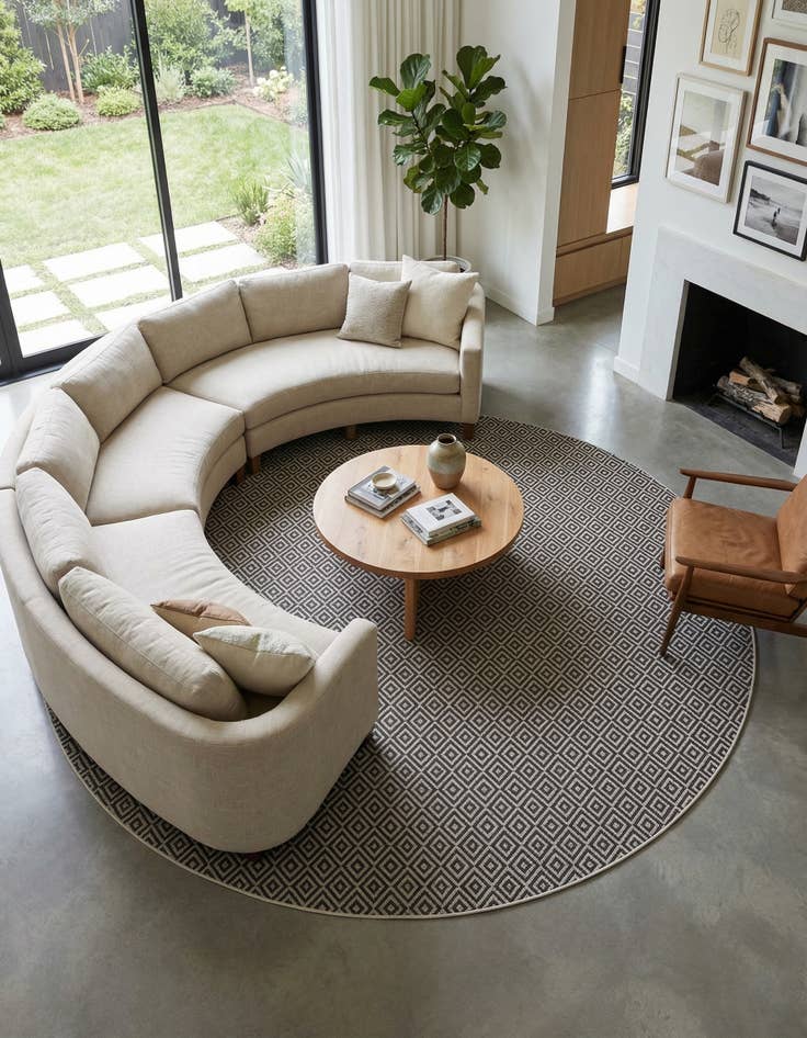 Detail image of 13' x 13'  Washable Jill Zarin Indoor / Outdoor Round Rug