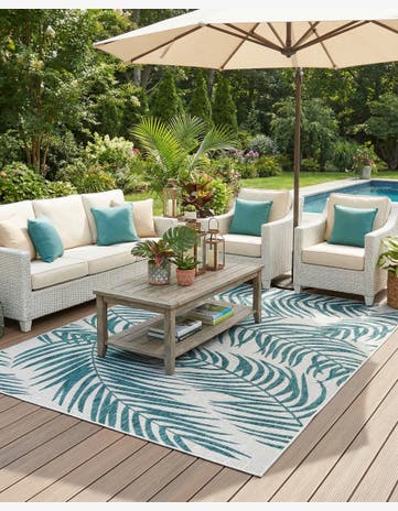 7' x 10' Easy-Clean Botanical Indoor / Outdoor Rug