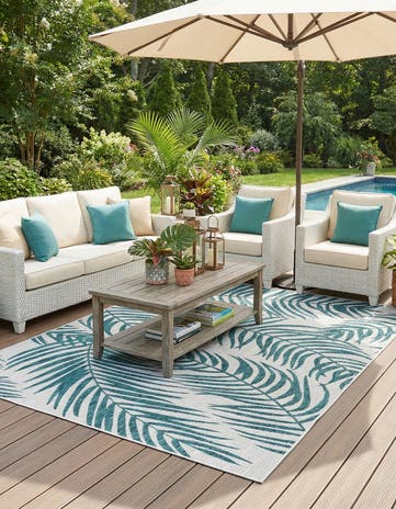 7' x 10' Easy-Clean Botanical Indoor / Outdoor Rug