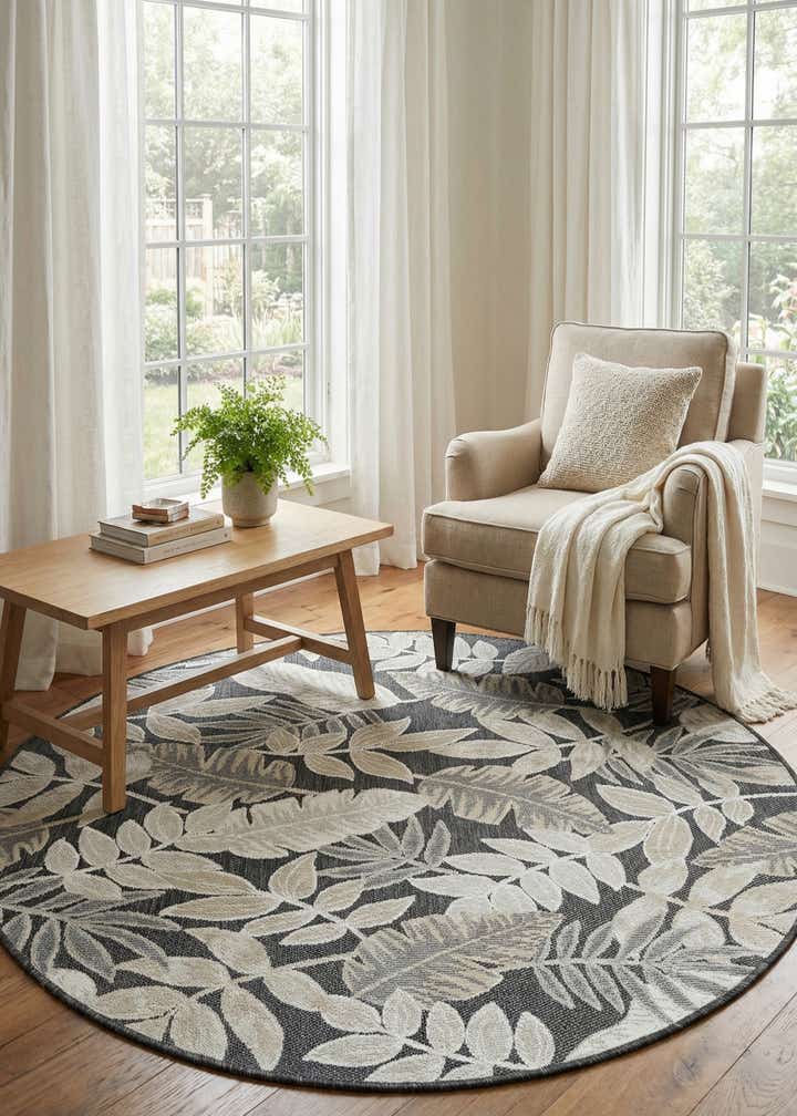 4' 5 x 4' 5 Easy-Clean Botanical Indoor / Outdoor Round Rug
