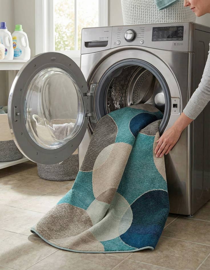 Detail image of 8' x 8'  Washable Spectrum Round Rug