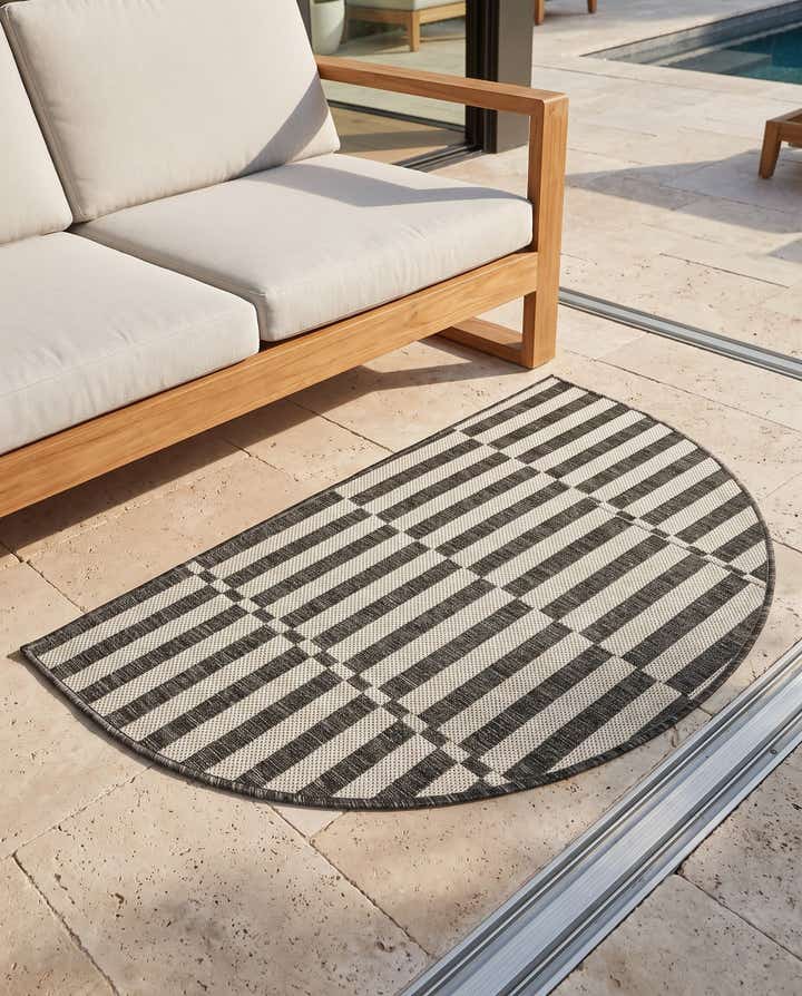 2' 2 x 3' 7 Easy-Clean Striped Indoor / Outdoor Hearth Rug