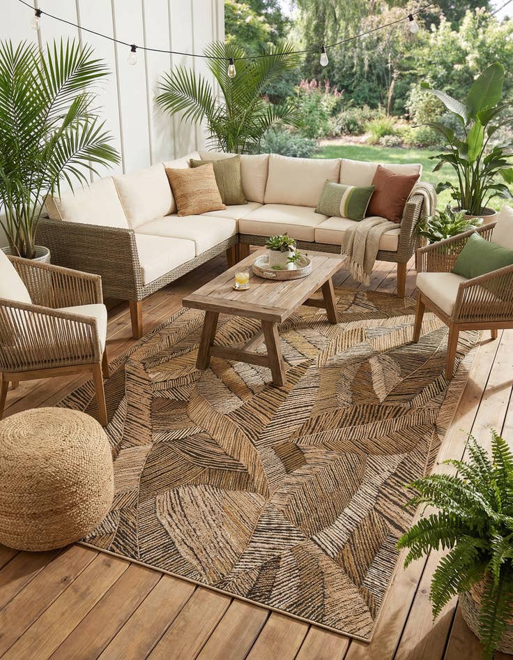 Detail image of 7' x 10'  Washable Botanical Indoor / Outdoor Rug