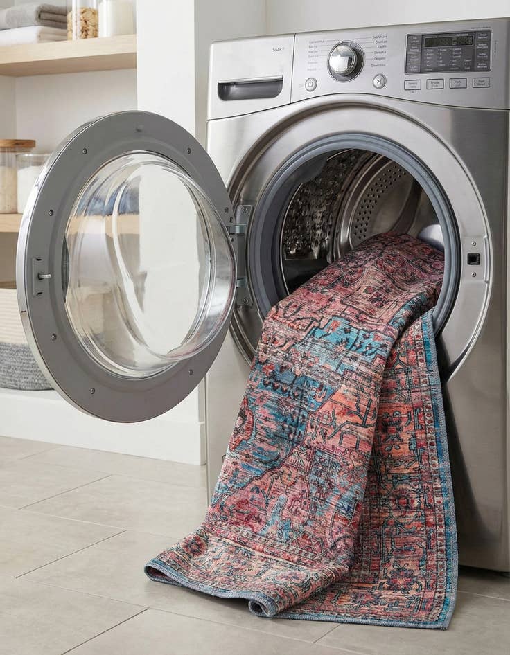 Detail image of 5' 3 x 8'  Washable Maahru Rug