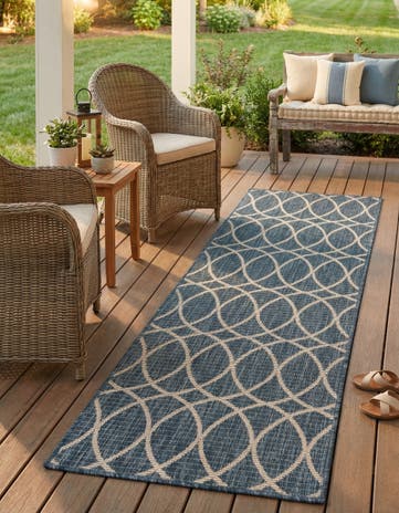 2' x 6' Easy-Clean Lattice Indoor / Outdoor Runner Rug