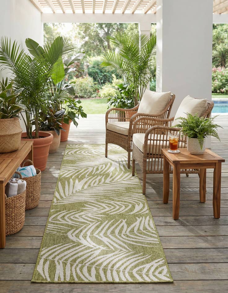 Detail image of  2' 7 x 10'  Washable Botanical Indoor / Outdoor Runner Rug