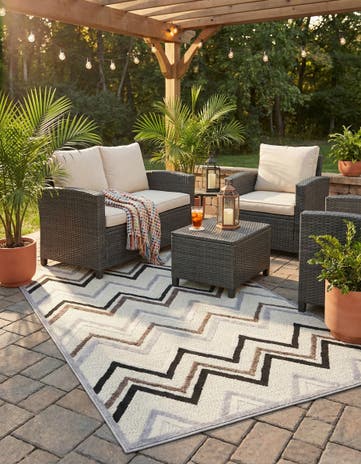 Ivory Easy-Clean Indoor / Outdoor Rug
