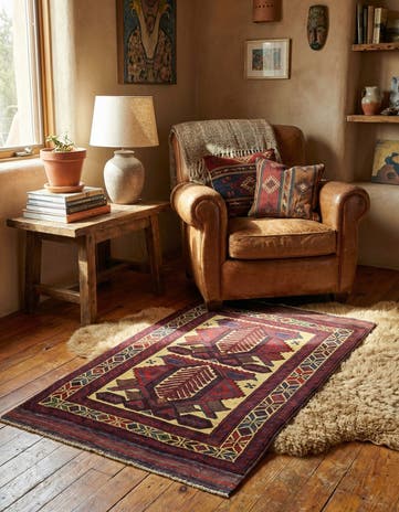 2' 7 x 4' 5 Hand Knotted Sumak Wool Rug