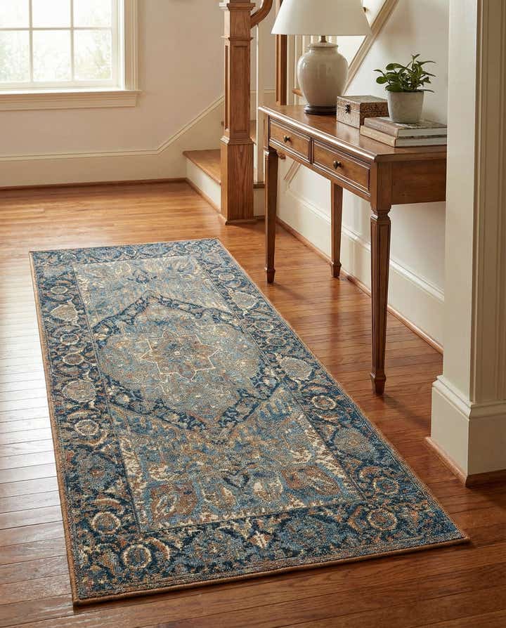 2' 7 x 5' 3 Easy-Clean Traditional Indoor / Outdoor Runner Rug