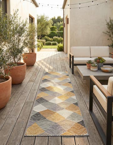 2' 7 x 10' Easy-Clean Modern Indoor / Outdoor Runner Rug