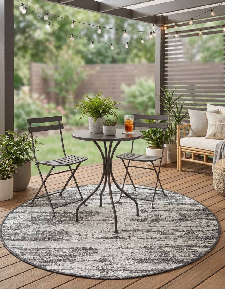 Detail image of 4' x 4'  Washable Modern Indoor / Outdoor Round Rug