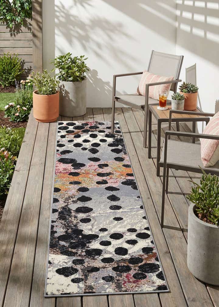 2' x 8' Easy-Clean Modern Indoor / Outdoor Runner Rug