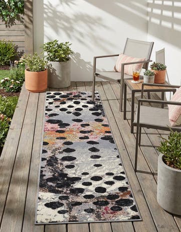 2' x 8' Easy-Clean Modern Indoor / Outdoor Runner Rug