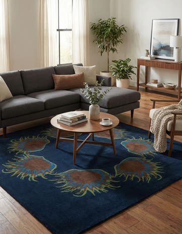 7' 6 x 7' 7 Agra Square Rug