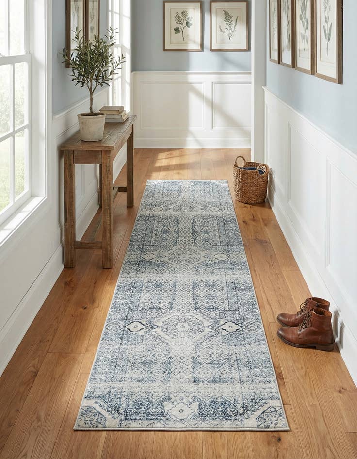 Detail image of 2' 7 x 10' 2 Newport Runner Rug