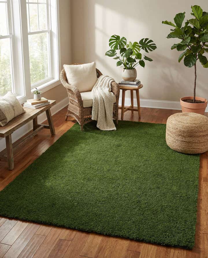 7' x 10' Easy-Clean Grass Indoor / Outdoor Rug