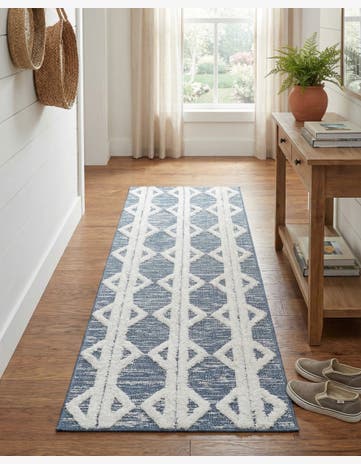 2' 4 x 8' Sabrina Soto Casa Palma Runner Rug