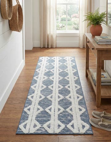 2' 4 x 8' Sabrina Soto Casa Palma Runner Rug