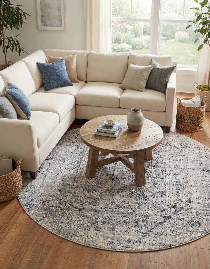 Detail image of 7' 10 x 7' 10 Villa Round Rug