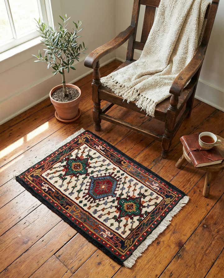 1' 11 x 2' 11 Hand Knotted Hamedan Wool Rug