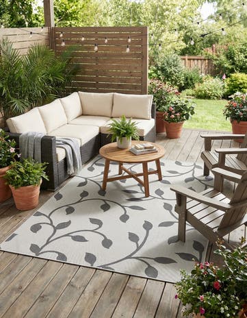 Gray Easy-Clean Botanical Indoor / Outdoor Rug