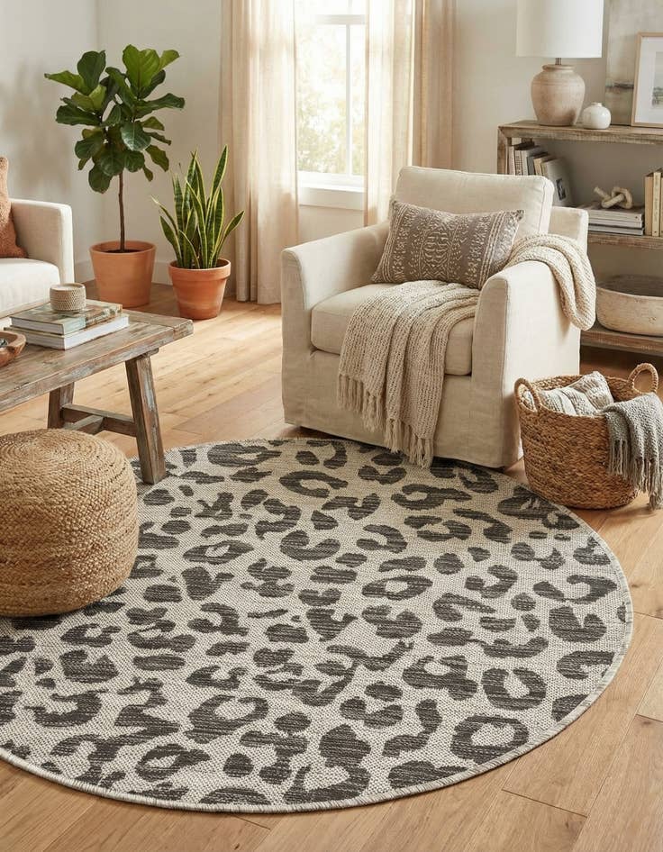 Detail image of 3' x 3'  Washable Safari Indoor / Outdoor Round Rug