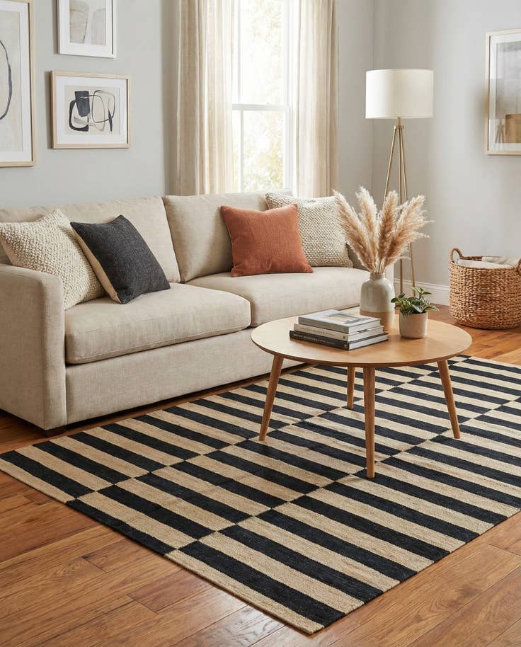 Detail image of 4' 3 x 6' Hand Woven Kilim Modern Wool Rug