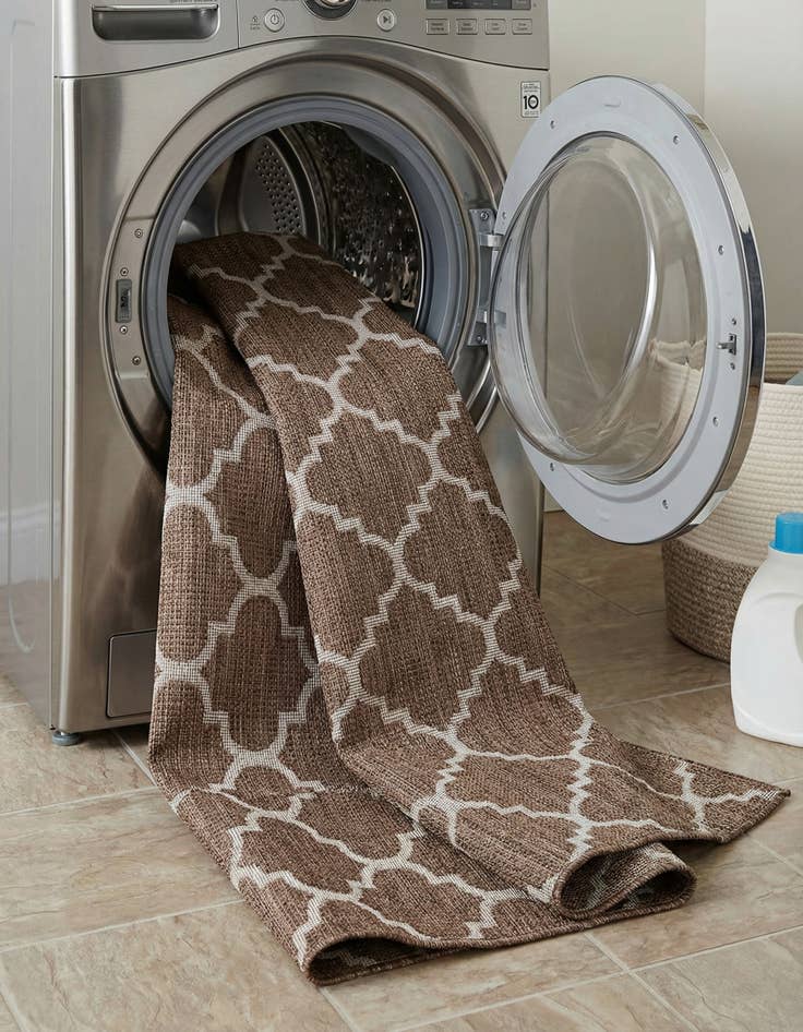 Detail image of 7' x 10'  Washable Trellis Indoor / Outdoor Rug