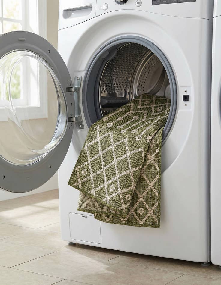 Detail image of 2' 7 x 10'  Washable Trellis Indoor / Outdoor Runner Rug