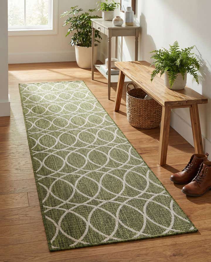 2' x 6' Easy-Clean Lattice Indoor / Outdoor Runner Rug