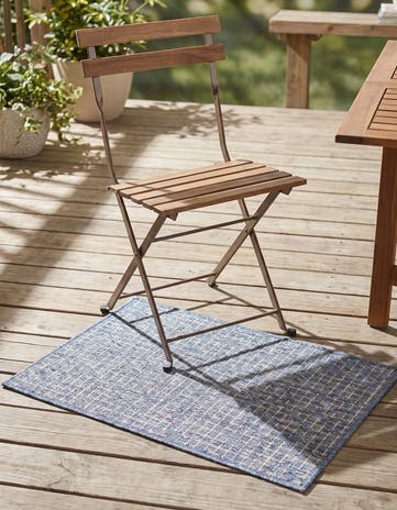 2' x 3' Easy-Clean Checkered Indoor / Outdoor Rug