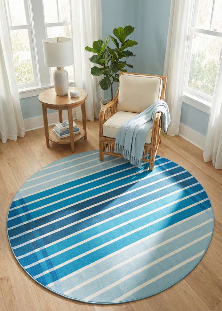 7' 10 x 7' 10 Easy-Clean Striped Indoor / Outdoor Round Rug