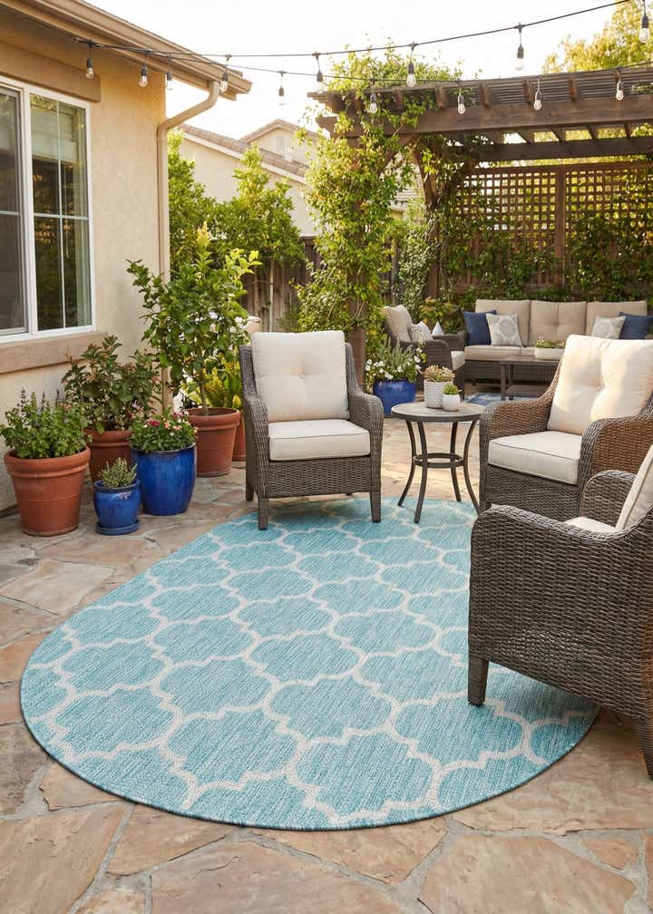 5' 3 x 8' Easy-Clean Trellis Indoor / Outdoor Oval Rug