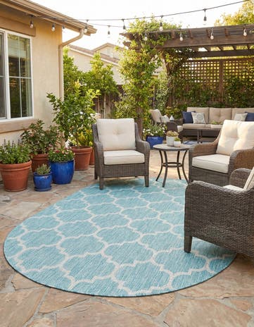 5' 3 x 8' Easy-Clean Lattice Indoor / Outdoor Oval Rug