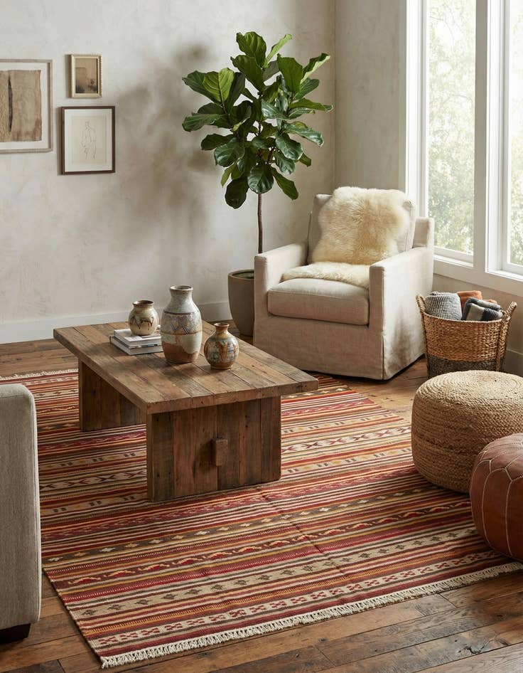 Detail image of  4' 7 x 6' 7  Hand Woven Kilim Fars Wool Rug