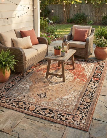 6' x 9' Easy-Clean Traditional Indoor / Outdoor Rug