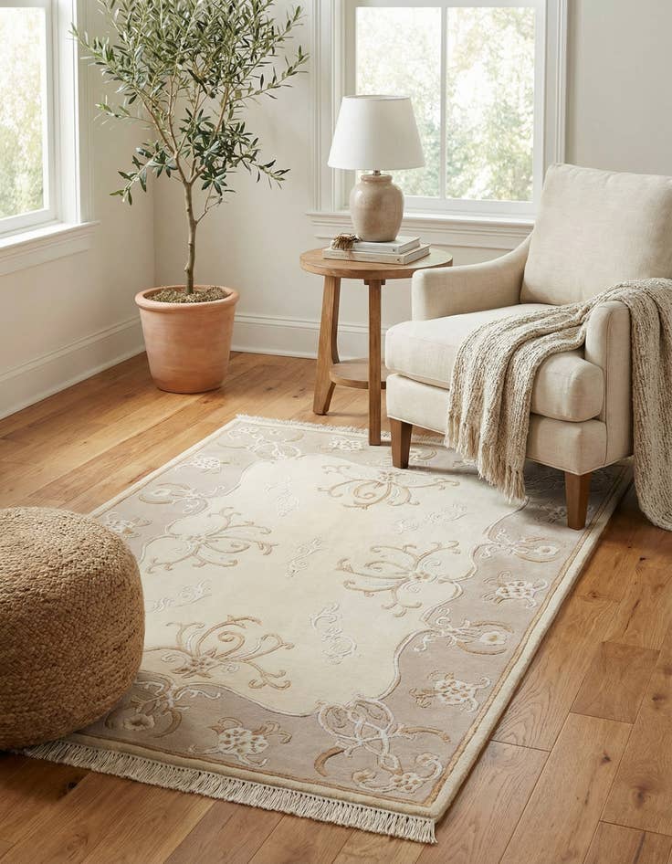 Detail image of 3' 11 x 5' 11  Hand Knotted Darya Wool Rug