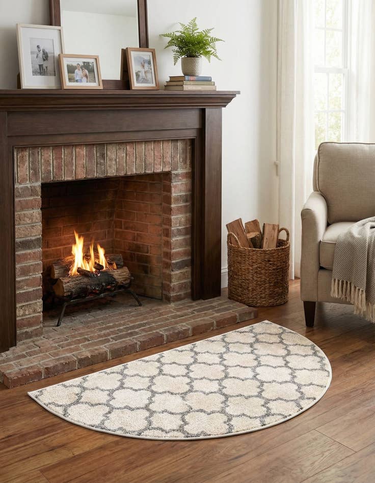 Detail image of 2' 7 x 4' 1 Trellis Hearth Rug