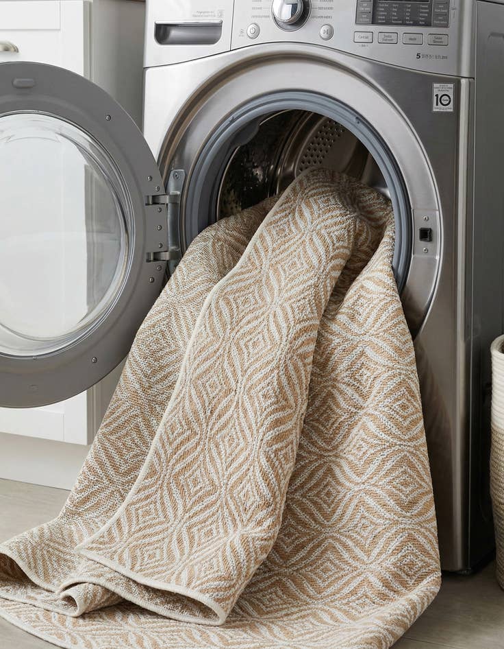 Detail image of 4' x 4'  Washable Trellis Indoor / Outdoor Round Rug