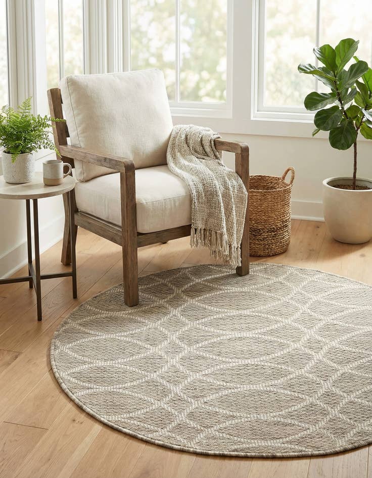 Detail image of  3' x 3'  Washable Lattice Indoor / Outdoor Round Rug