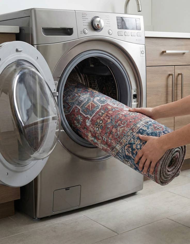 Detail image of 4' x 4'  Washable Yara Round Rug