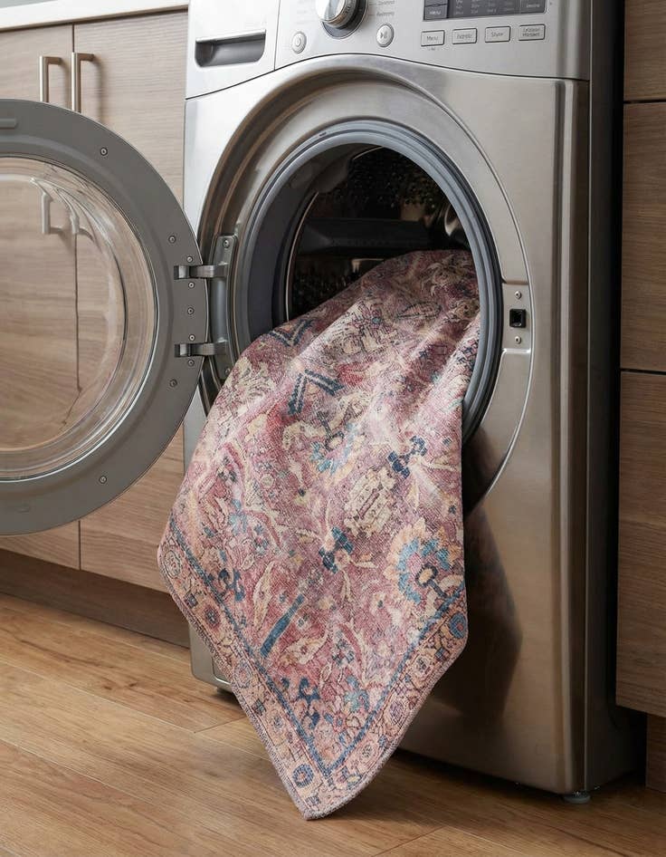 Detail image of 5' 3 x 5' 3  Washable Nostalgia Square Rug