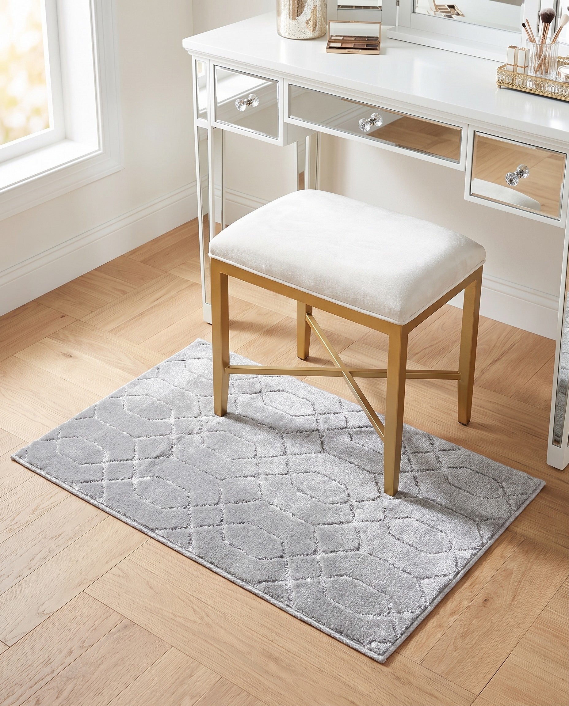 2' x 3' Marilyn Monroe™ Glam Trellis Rug