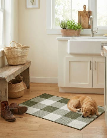 2' x 3' Easy-Clean Checkered Indoor / Outdoor Rug
