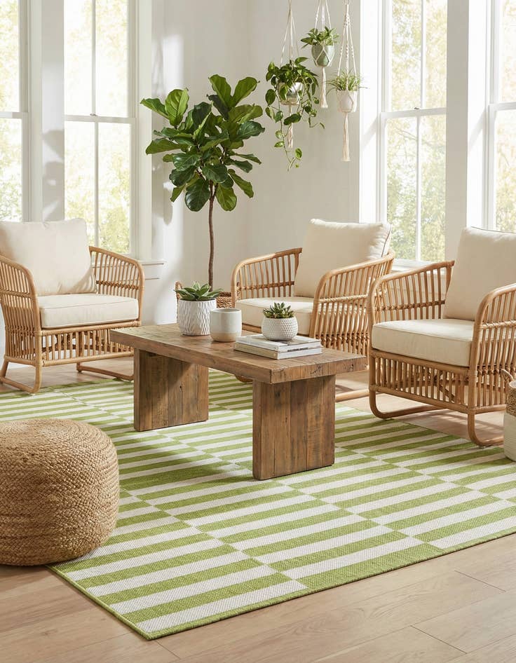 Detail image of 6' x 9'  Washable Striped Indoor / Outdoor Rug