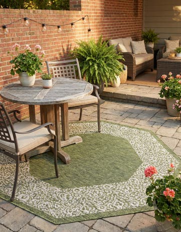 Green Easy-Clean Border Indoor / Outdoor Octagon Rug
