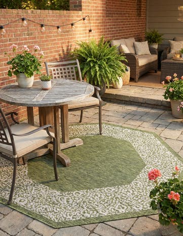 Green Easy-Clean Border Indoor / Outdoor Octagon Rug