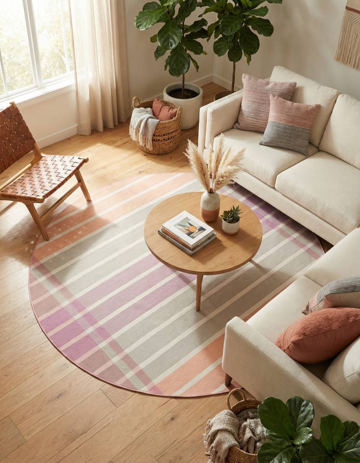 Detail image of 7' 10 x 7' 10 Easy-Clean Ribbon Indoor / Outdoor Round Rug