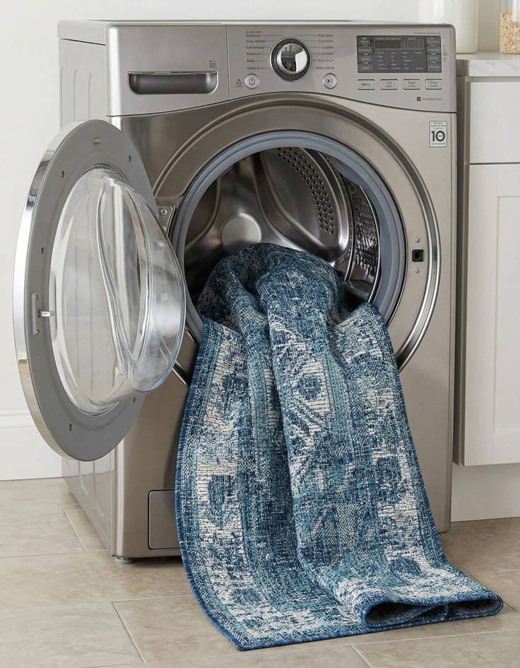 Detail image of  2' x 6'  Washable Traditional Indoor / Outdoor Runner Rug