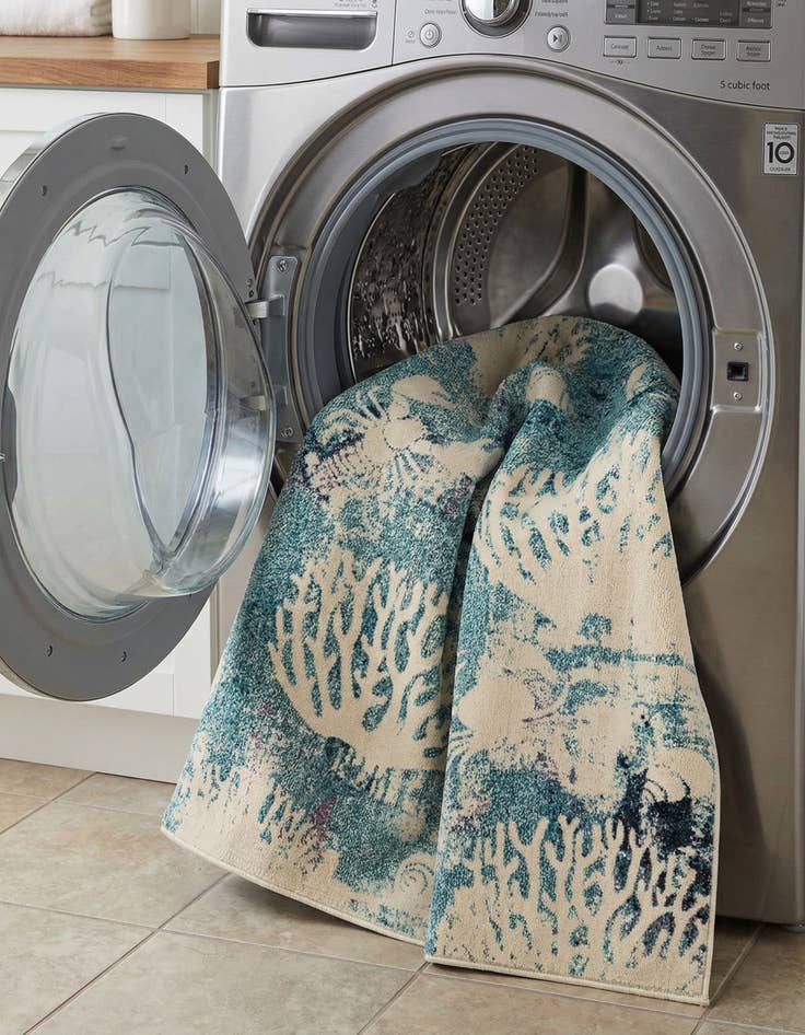 Detail image of 7' 10 x 7' 10  Washable Capri Square Rug